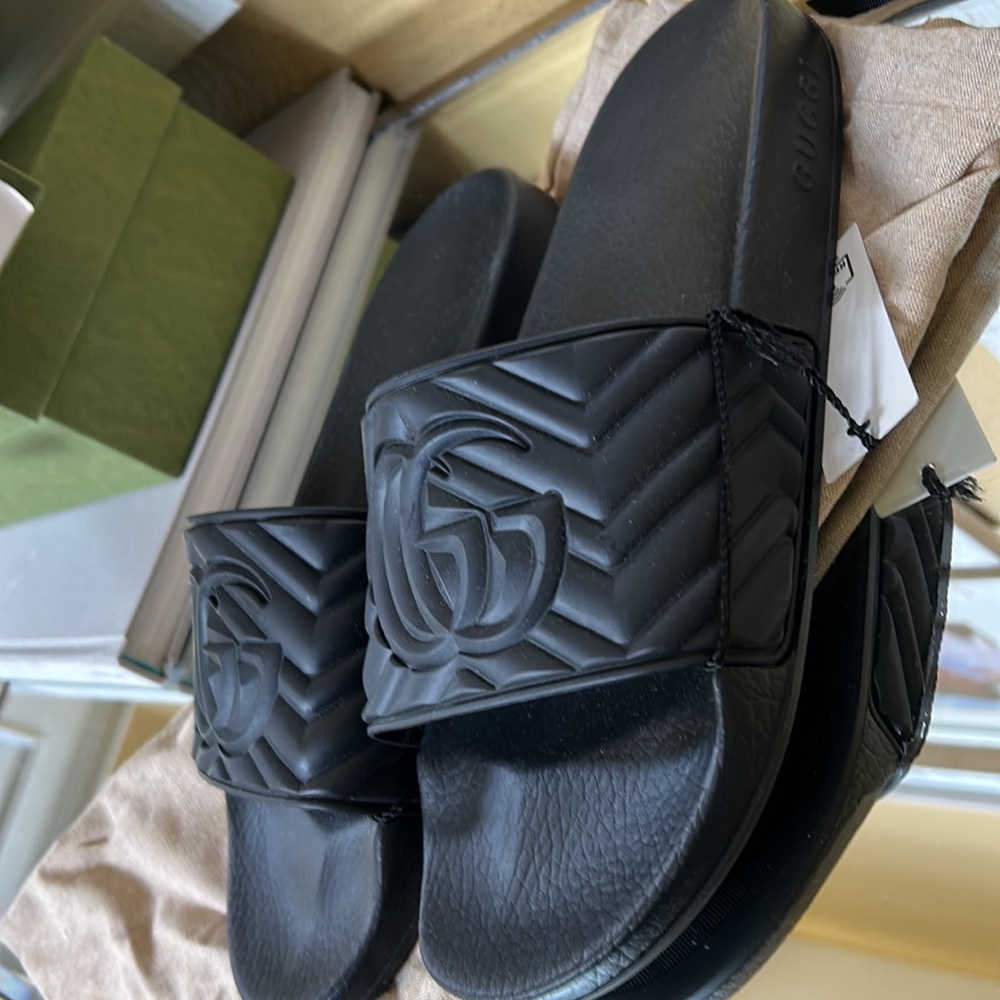 Gucci Quilted GG Rubber size 9 woman’s - Picture 2 of 11